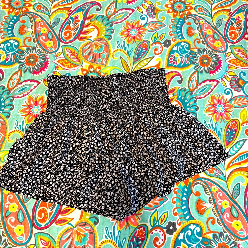 SHEIN flowy flowered skort black and white